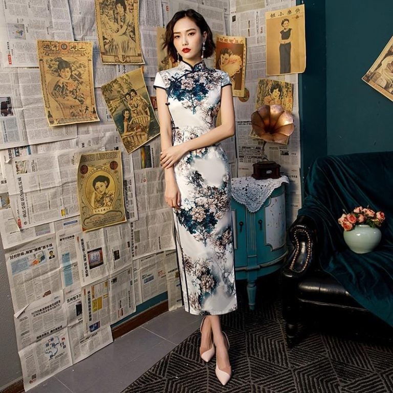 Refined Chinese Dress Bailan
