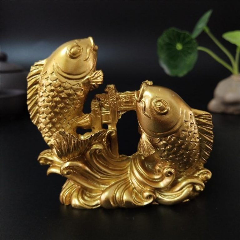 Chinese Statue Fishes